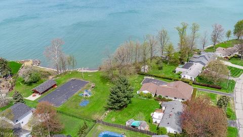 5976 Thunderbird Dr, Mentor On The Lake, OH 44060 photo 3