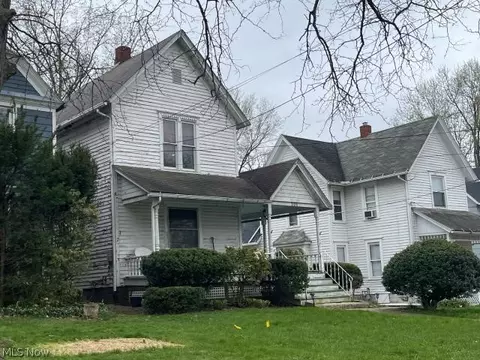 328 E Summit St, Kent, OH 44240 photo 2