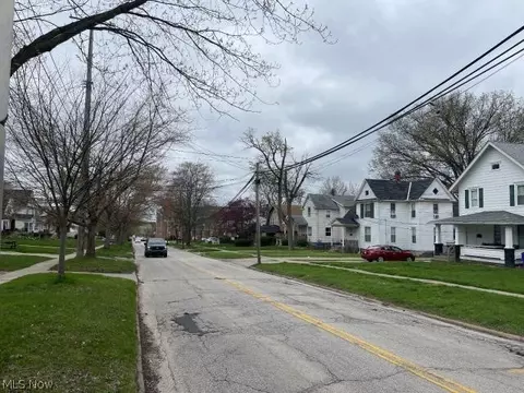 328 E Summit St, Kent, OH 44240 photo 4