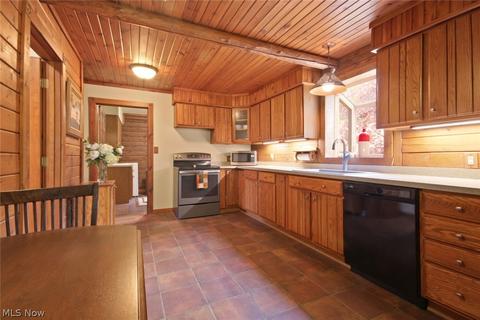 5471 Clingan Rd, Struthers, OH 44471 photo 17