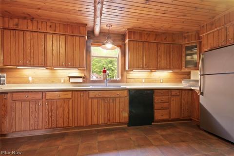 5471 Clingan Rd, Struthers, OH 44471 photo 18