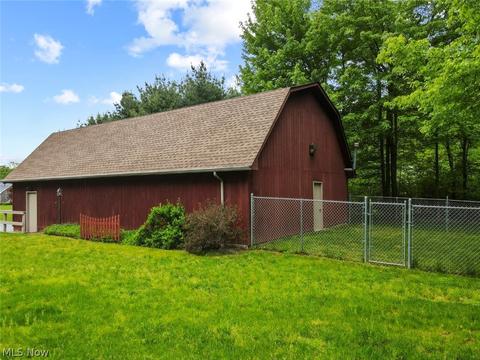 5471 Clingan Rd, Struthers, OH 44471 photo 5