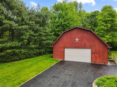 5471 Clingan Rd, Struthers, OH 44471 photo 4