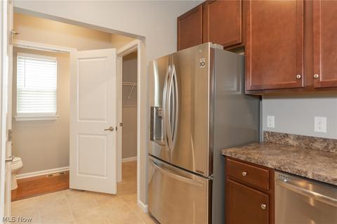 806 Walcutt Ct, Lagrange, OH 44050 photo 8