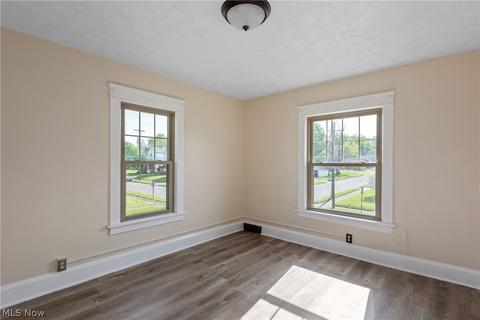 458 7th St, Struthers, OH 44471 photo 14