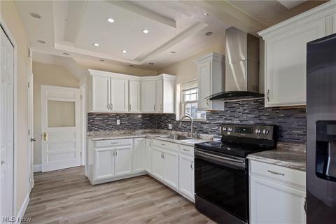 458 7th St, Struthers, OH 44471 photo 10
