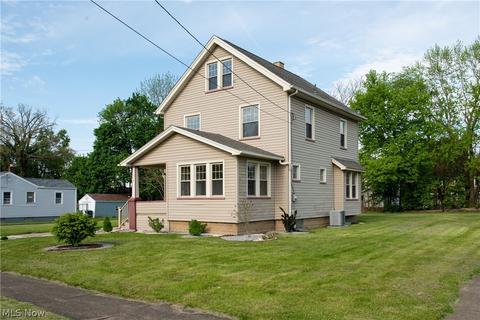 458 7th St, Struthers, OH 44471 photo 3