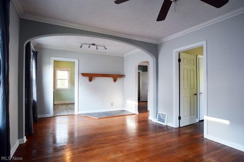 37800 3rd St, Willoughby, OH 44094 photo 4