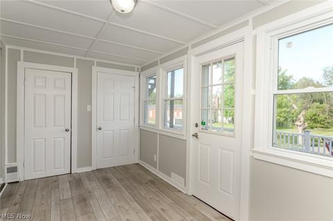 438 High St, Wadsworth, OH 44281 photo 2