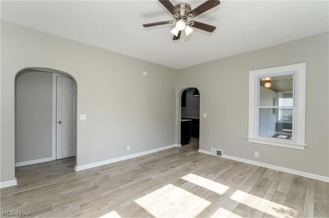 438 High St, Wadsworth, OH 44281 photo 8