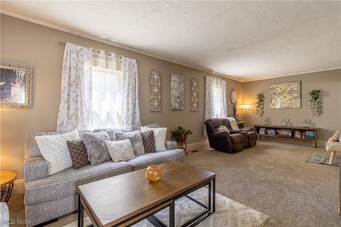 517 E 4th St, Dover, OH 44622 photo 6