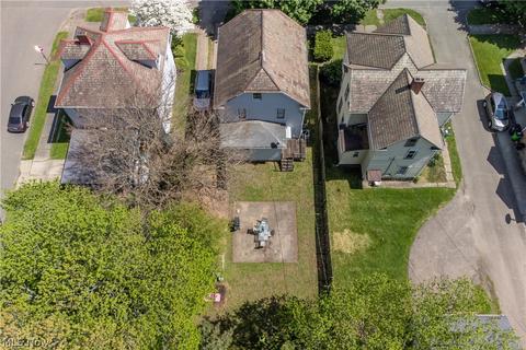 517 E 4th St, Dover, OH 44622 photo 2