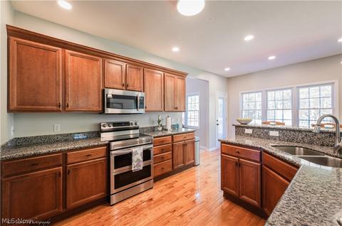 7665 Pinecrest Ln, Solon, OH 44139 photo 9