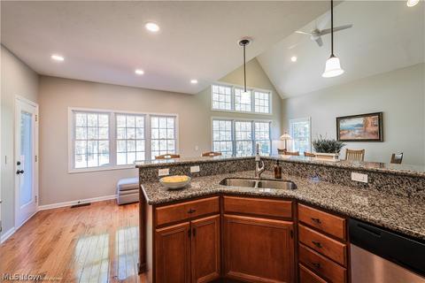 7665 Pinecrest Ln, Solon, OH 44139 photo 8
