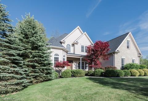 7665 Pinecrest Ln, Solon, OH 44139 photo 2