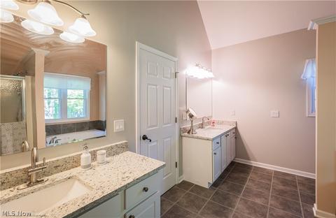 7665 Pinecrest Ln, Solon, OH 44139 photo 17
