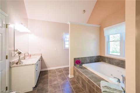 7665 Pinecrest Ln, Solon, OH 44139 photo 18