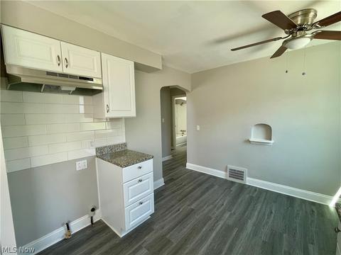 18606 Libby Rd, Maple Heights, OH 44137 photo 8