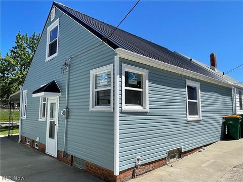 18606 Libby Rd, Maple Heights, OH 44137 photo 3