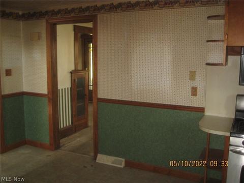 122 Bellflower Ave NW, Canton, OH 44708 photo 9