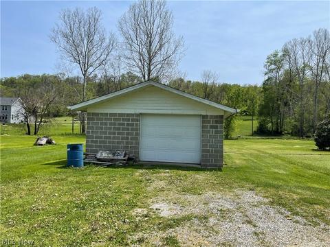 4 Devore St, Adena, OH 43901 photo 5