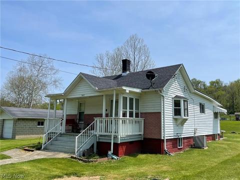 4 Devore St, Adena, OH 43901 photo 1