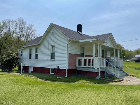 4 Devore St, Adena, OH 43901 photo 3