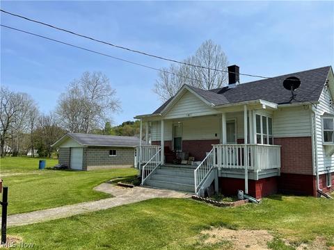 4 Devore St, Adena, OH 43901 photo 2
