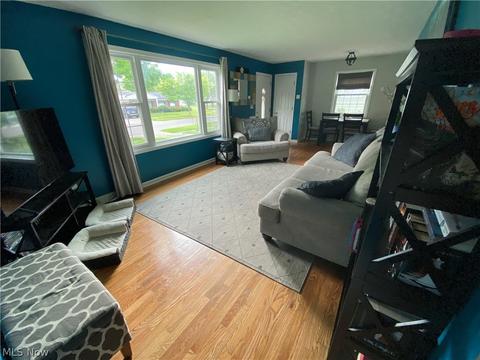 206 Colgate Ave, Elyria, OH 44035 photo 3