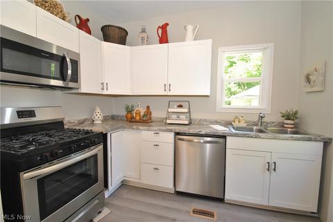 5511 Fort Ave, Ashtabula, OH 44004 photo 8