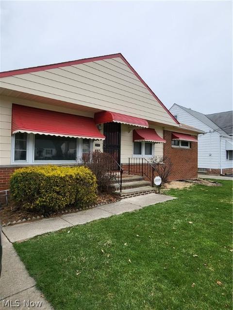 885 E 260th St, Euclid, OH 44132 photo 1