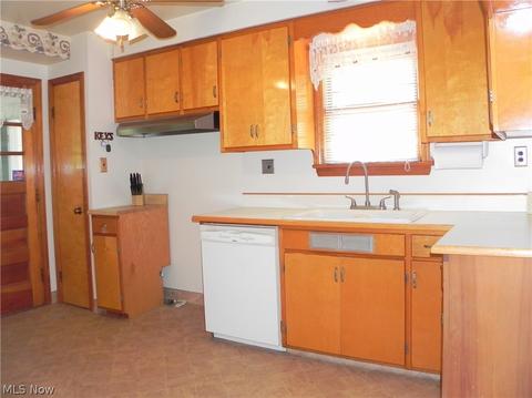 5809 Washington Blvd, Ashtabula, OH 44004 photo 4