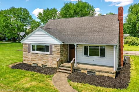 9863 E Center St, Windham, OH 44288 photo 1