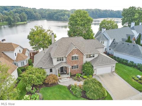 311 Lake Pointe Dr, Akron, OH 44333 photo 25