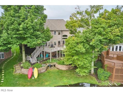 311 Lake Pointe Dr, Akron, OH 44333 photo 5