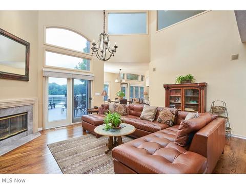 311 Lake Pointe Dr, Akron, OH 44333 photo 12