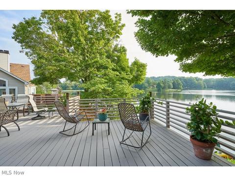 311 Lake Pointe Dr, Akron, OH 44333 photo 7