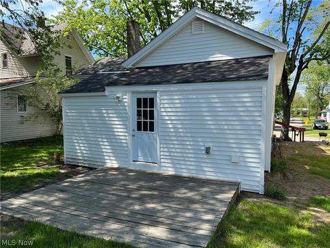 695 Maple Ave, Conneaut, OH 44030 photo 10