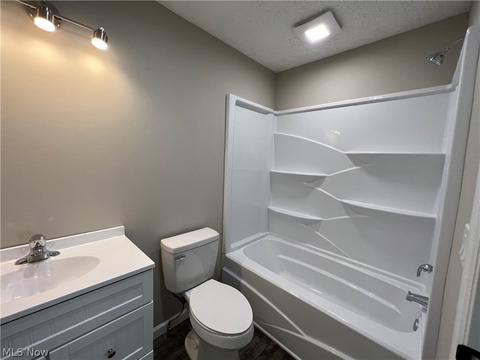695 Maple Ave, Conneaut, OH 44030 photo 8