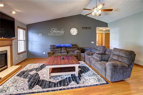 718 Grey Wolfe Dr, Lagrange, OH 44050 photo 9