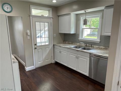 150 Perry St, Struthers, OH 44471 photo 3