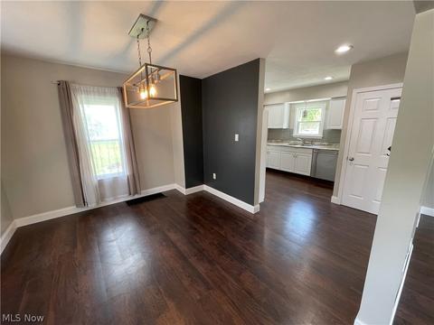 150 Perry St, Struthers, OH 44471 photo 5