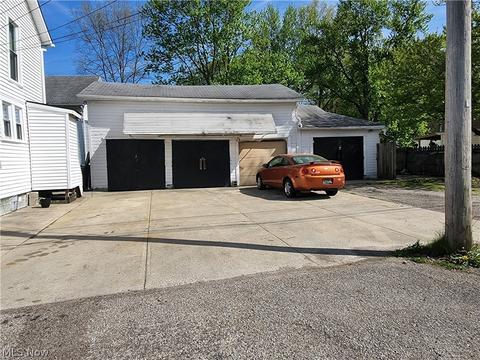 1601 Grafton Rd, Elyria, OH 44035 photo 4