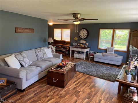 7 Sunset Dr, Lagrange, OH 44050 photo 2
