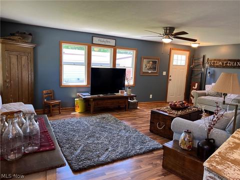 7 Sunset Dr, Lagrange, OH 44050 photo 3