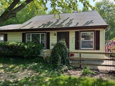 321 White Oak Dr, Elyria, OH 44035 photo 1