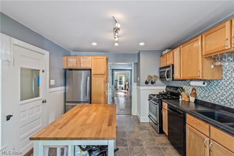 166 Prospect St, Berea, OH 44017 photo 9