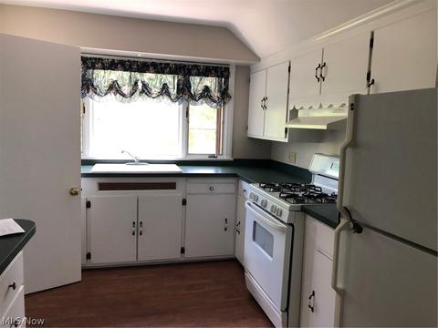 254 Harrison St, Elyria, OH 44035 photo 4