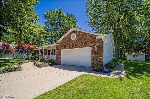 7280 Sandtree Ln, Mentor, OH 44060 photo 2