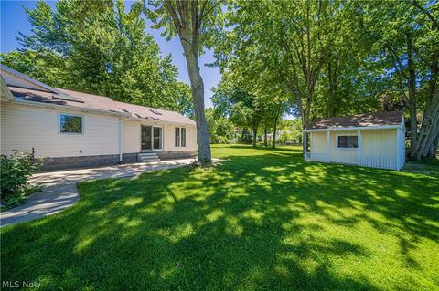 7280 Sandtree Ln, Mentor, OH 44060 photo 3